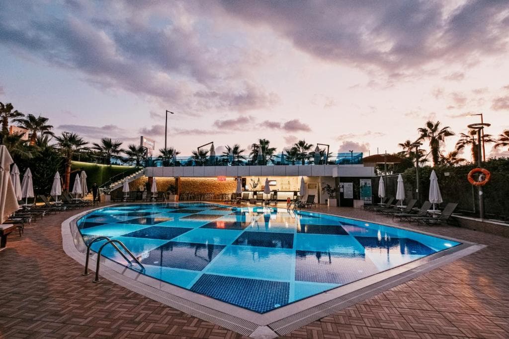 Sunprime C-Lounge - Adult Only