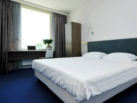 Court Garden Hotel photo 2