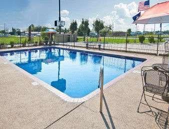 Days Inn by Wyndham Gonzales photo 5
