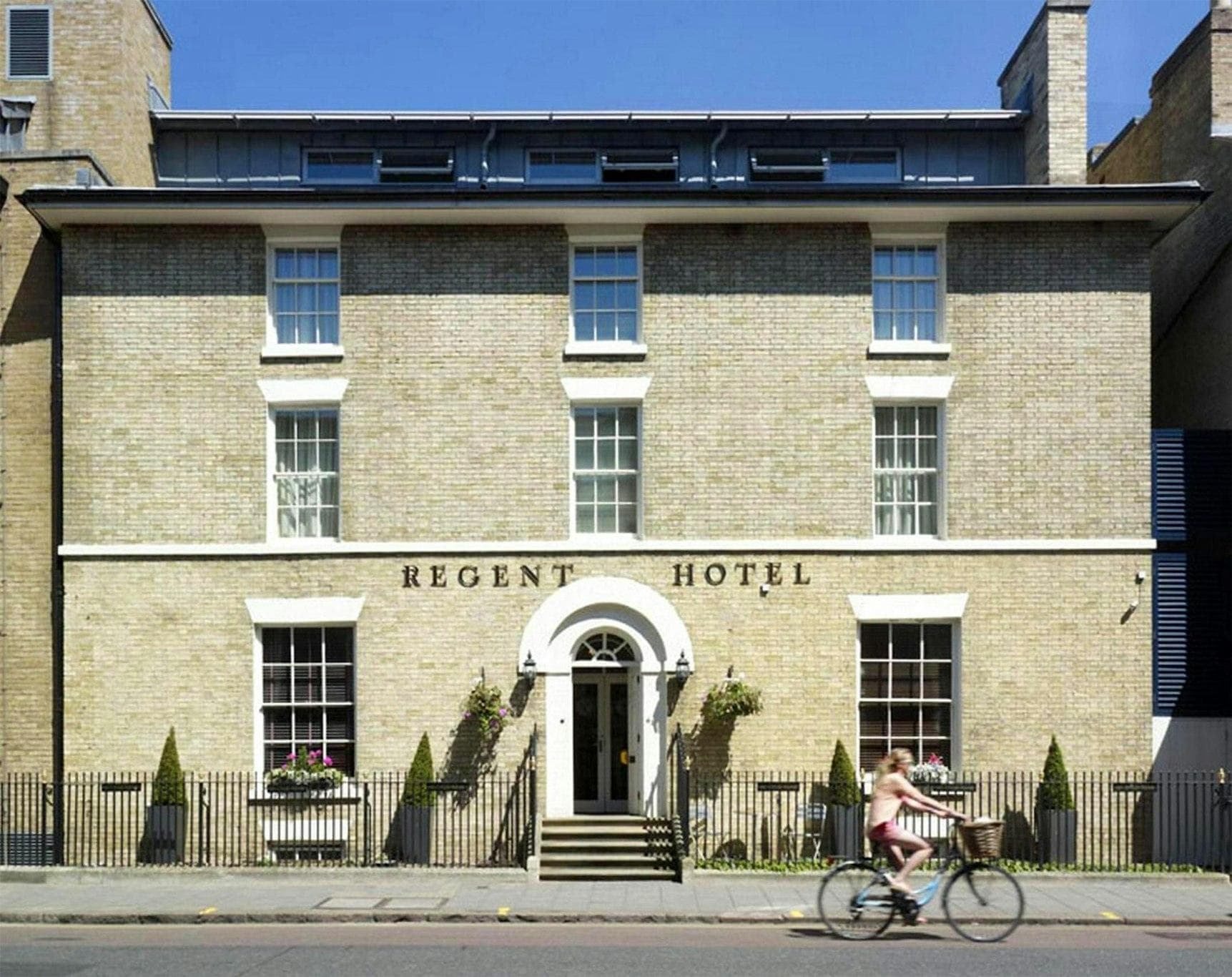 The Regent Aparthotel photo 5