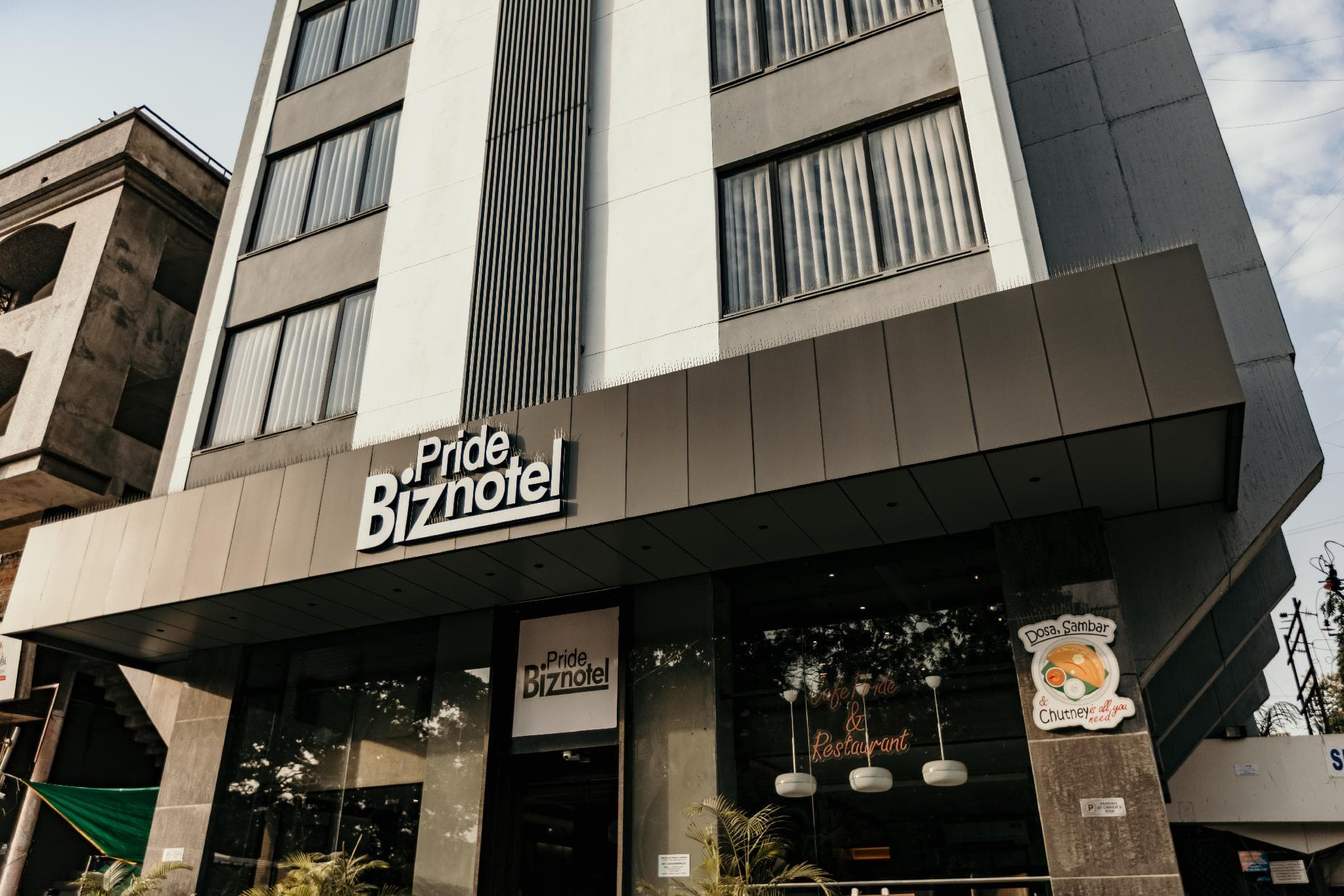 Pride Biznotel Alkapuri