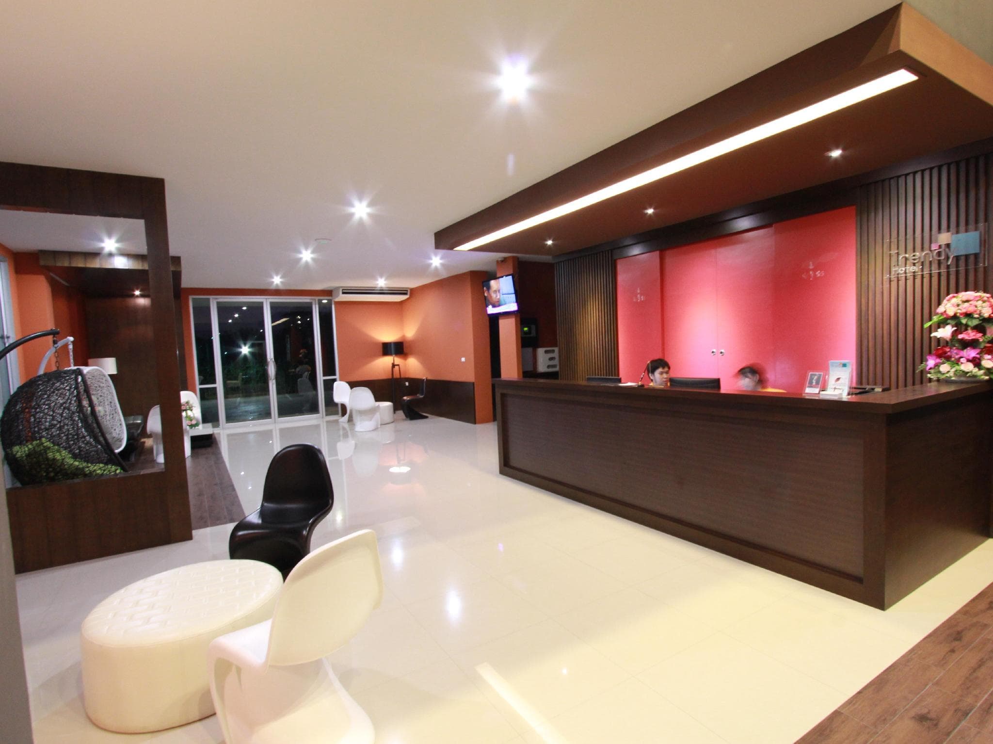 Trendy Hotel photo 4