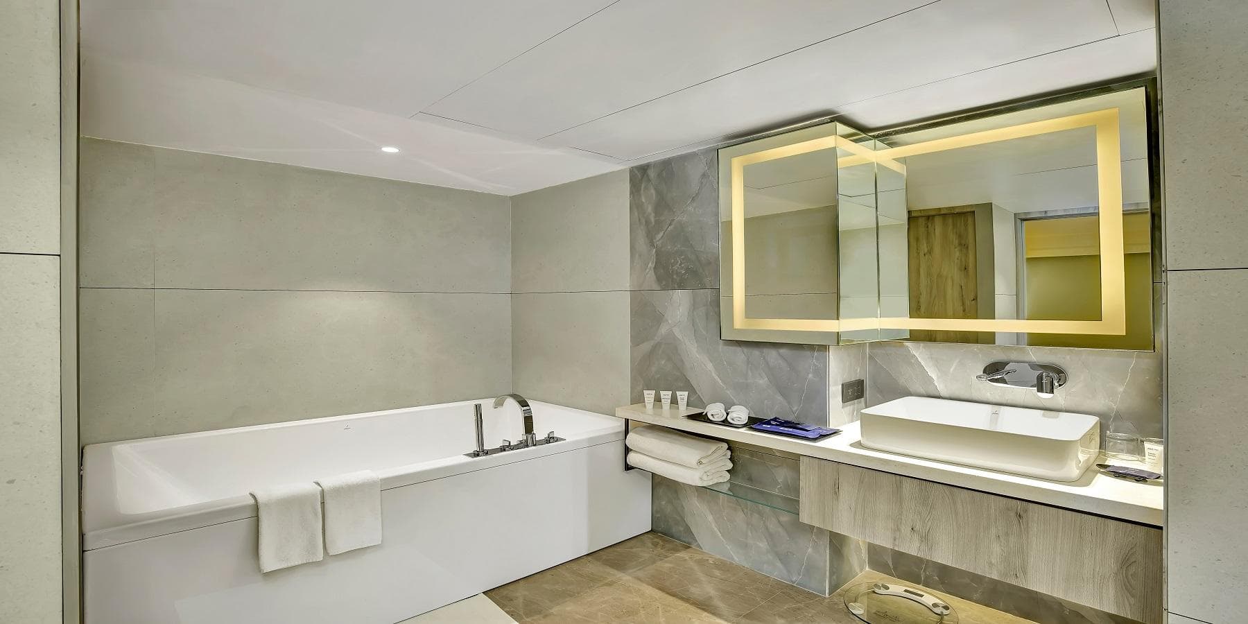 Park Inn by Radisson Surat photo 2