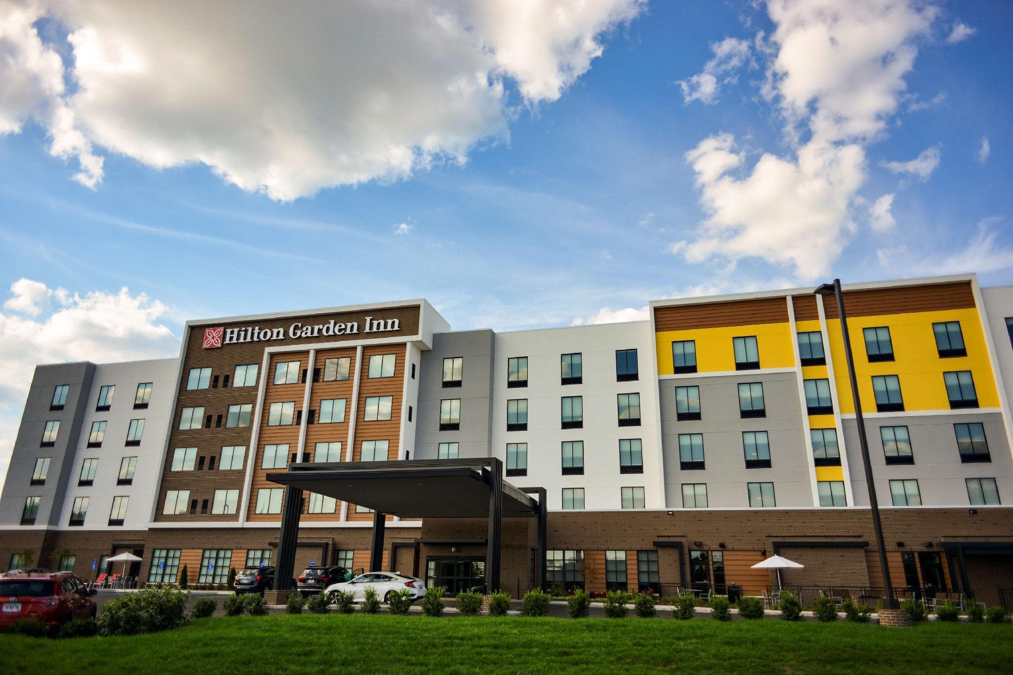 Hilton Garden Inn Louisville Mall of St. Matthews photo 5