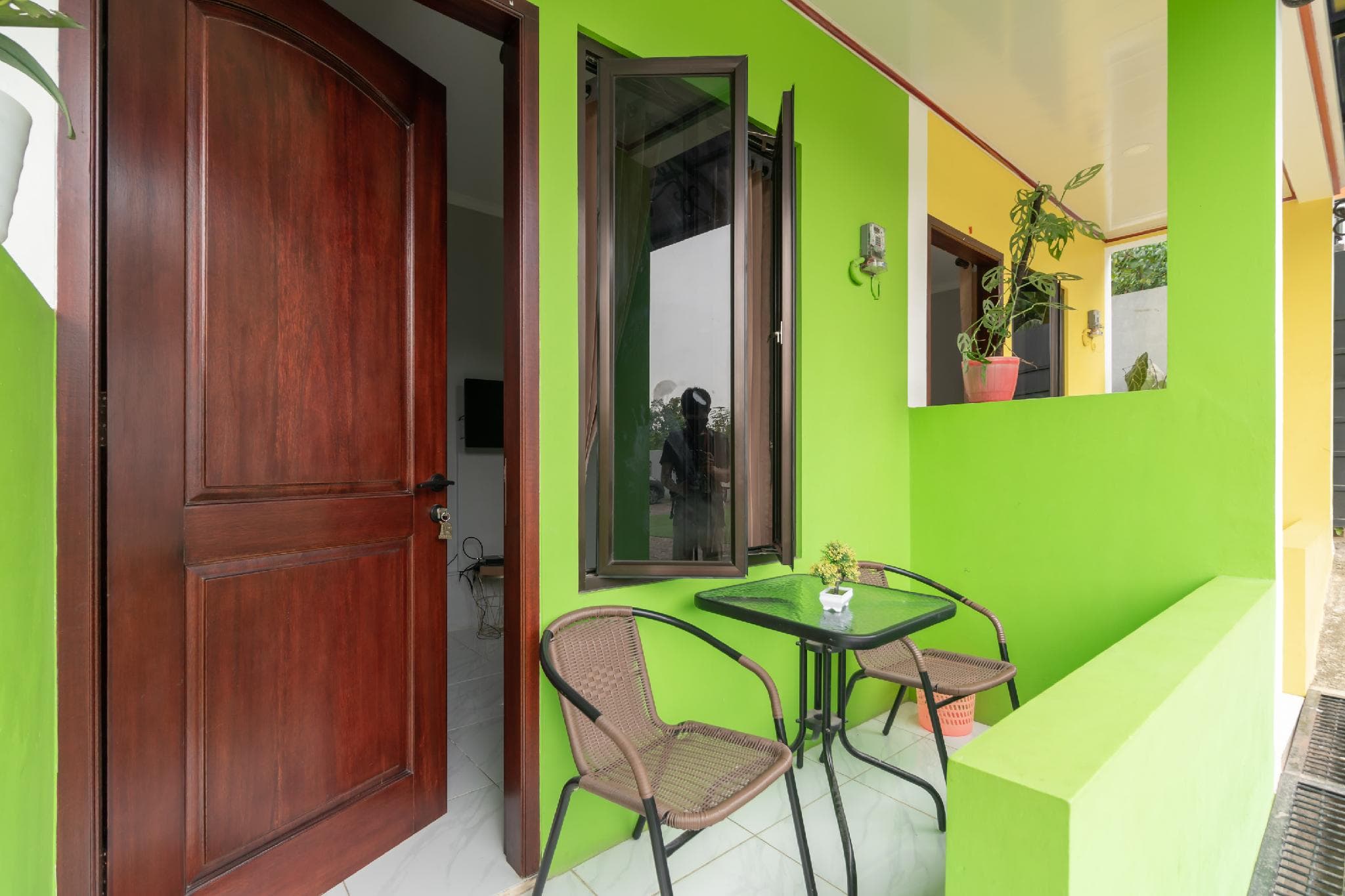 RedDoorz Plus near Jungleland Sentul photo 5