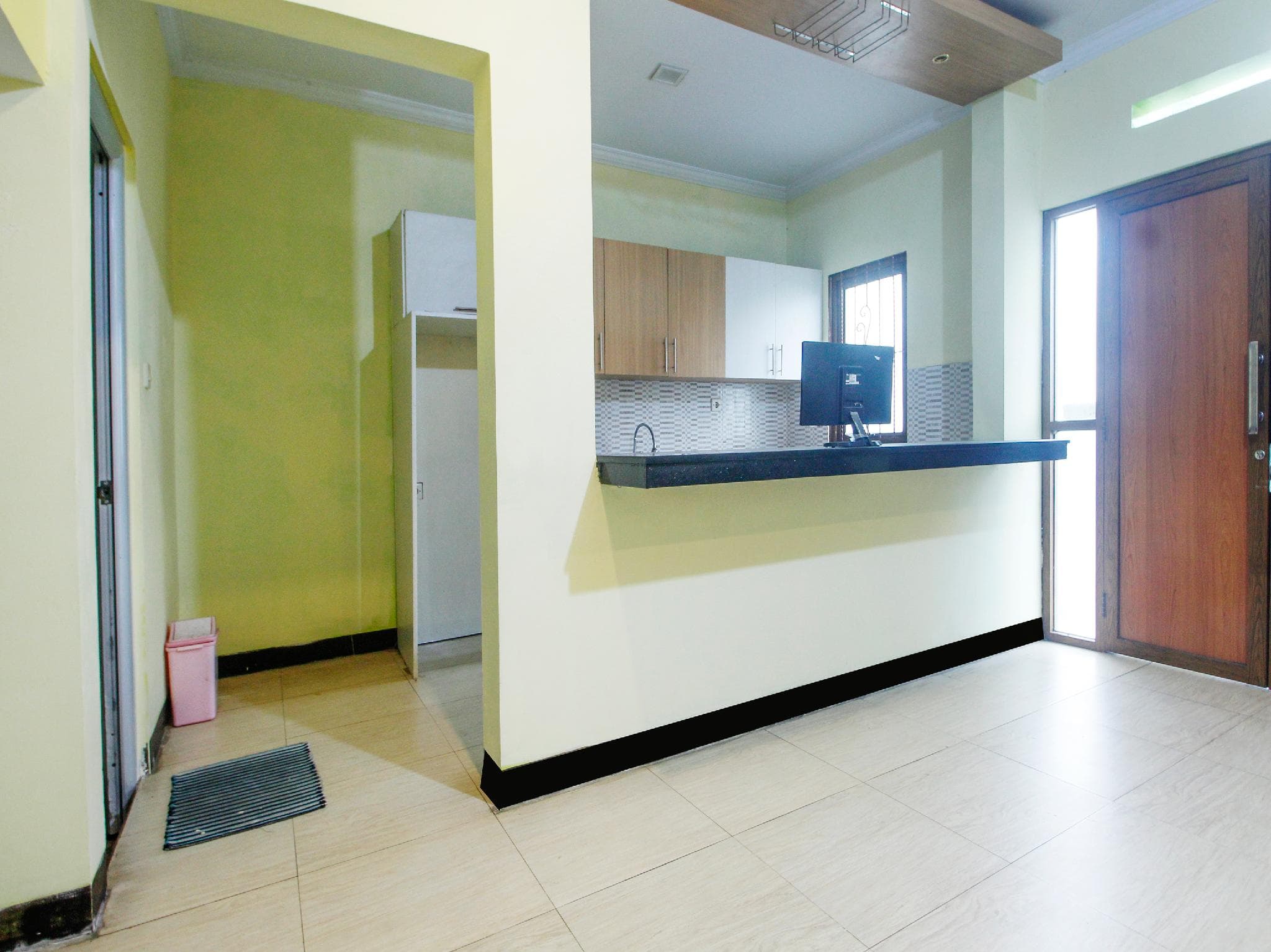 OYO Life 91606 Nadin Guest House Syariah photo 5