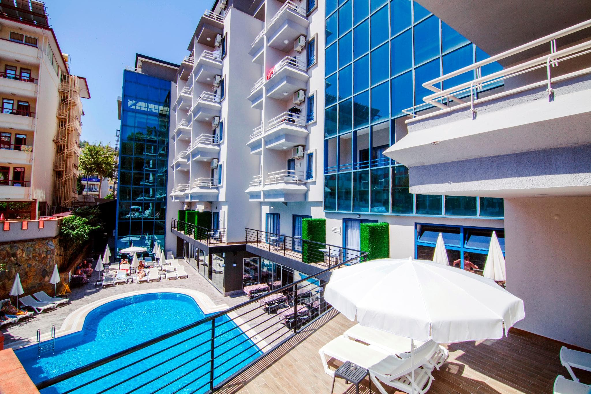 RAMIRA CITY HOTEL**** (+16 Adults-only Hotel)