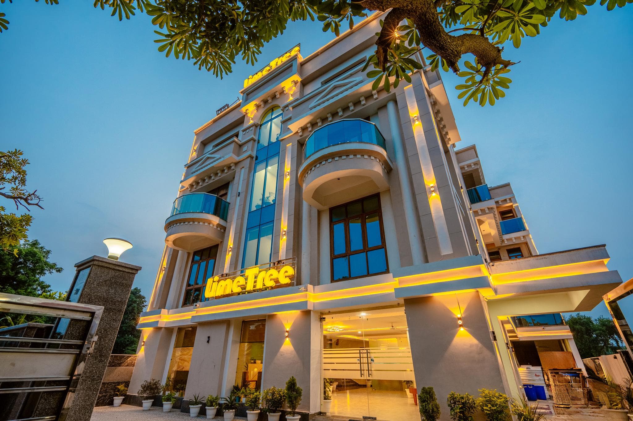Lime Tree Hotel and Banquet Greater Noida photo 3