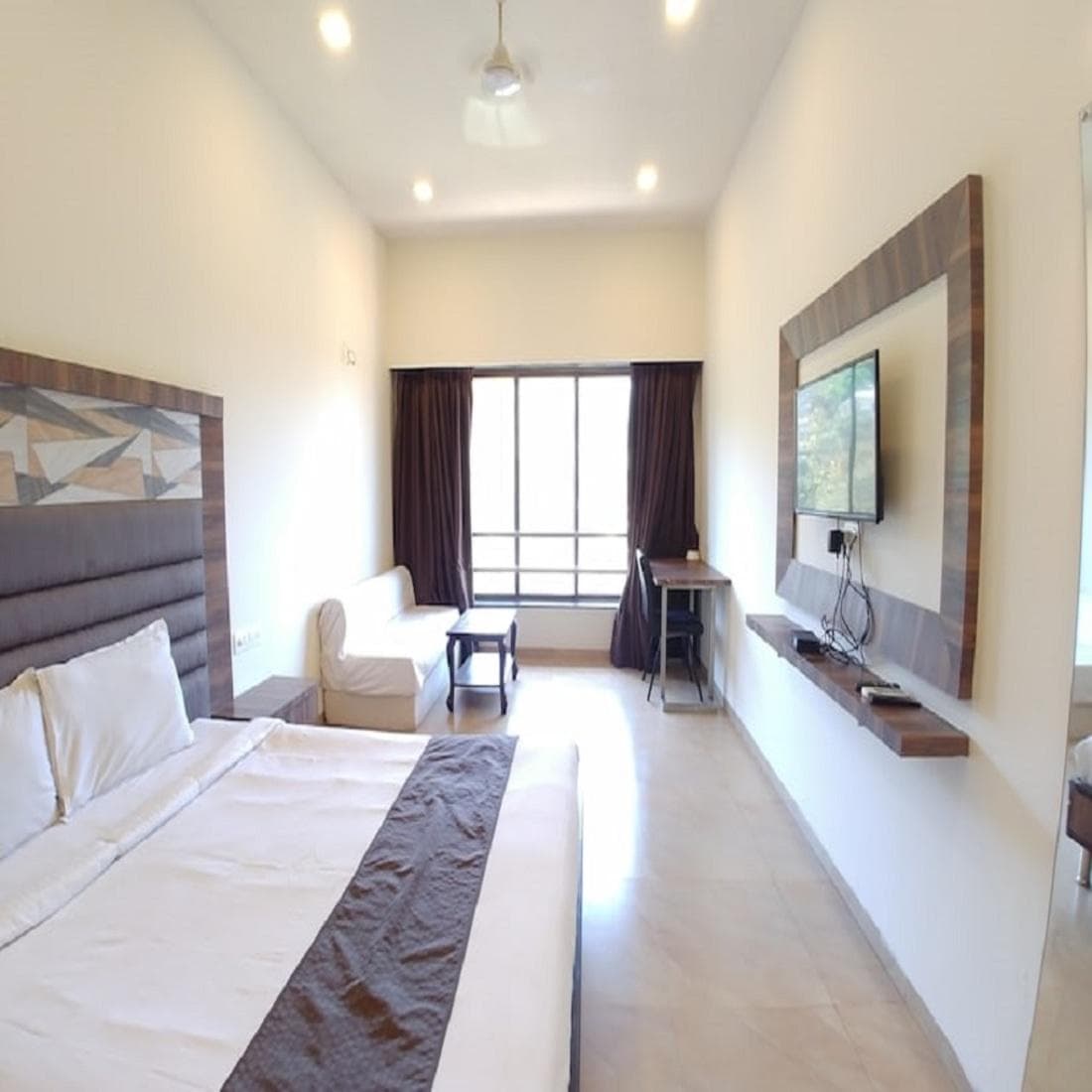 Hotel Lalit Inn