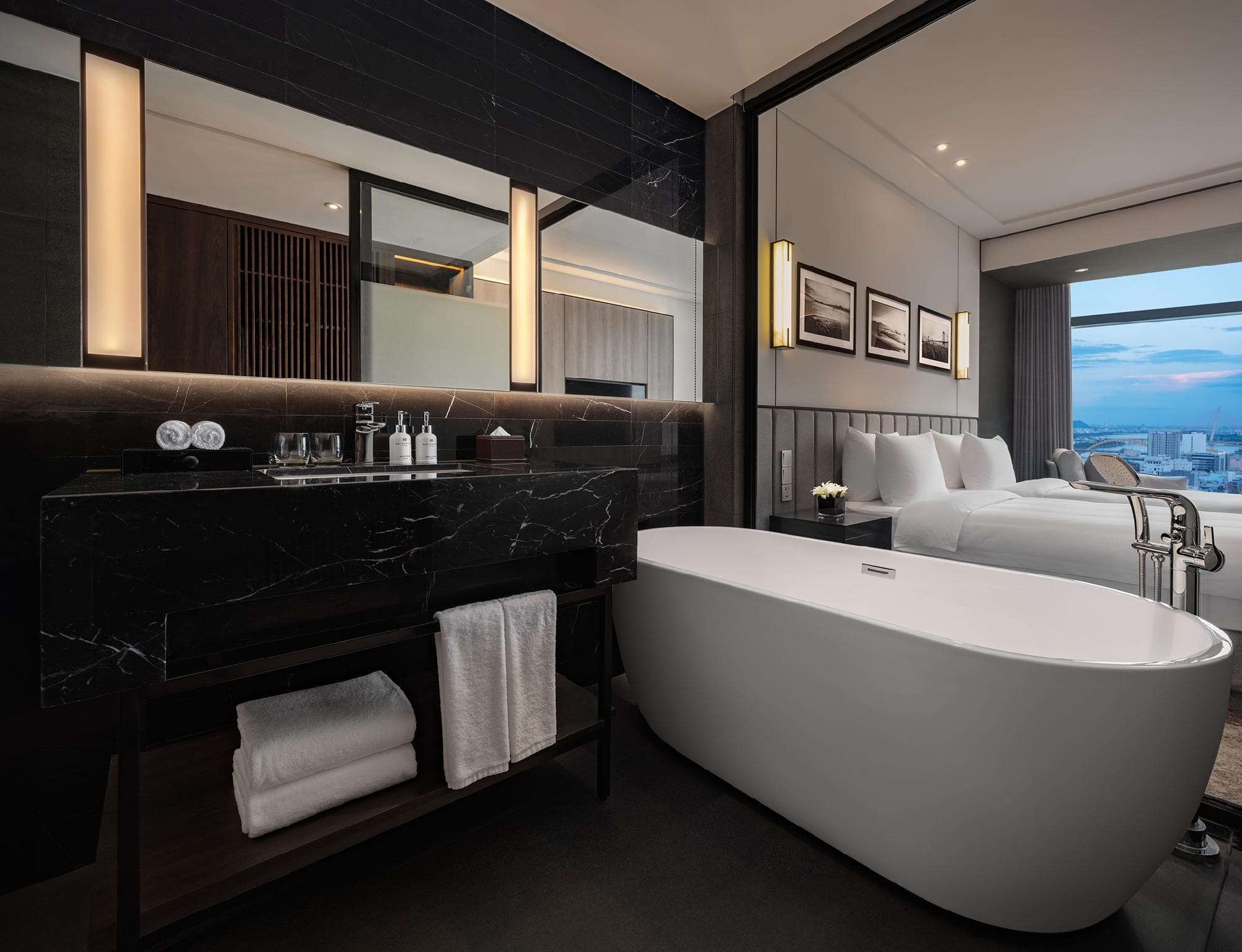 Crowne Plaza Danang City Centre By IHG photo 2