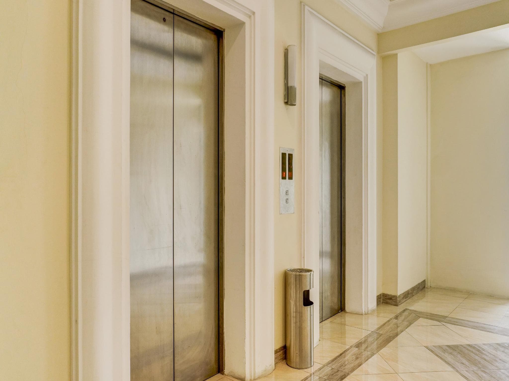 Townhouse OAK Hotel Grand Cikarang photo 3