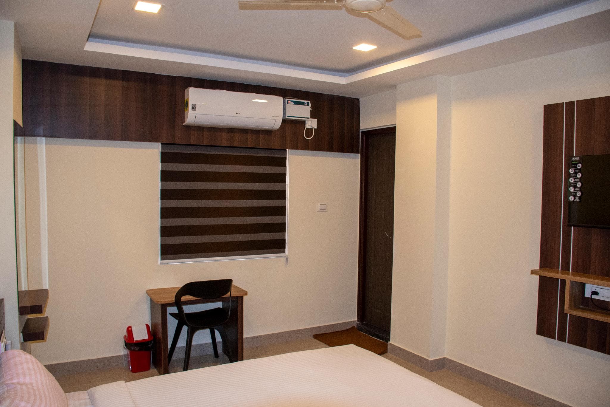 Crystal Inn Hotel photo 2