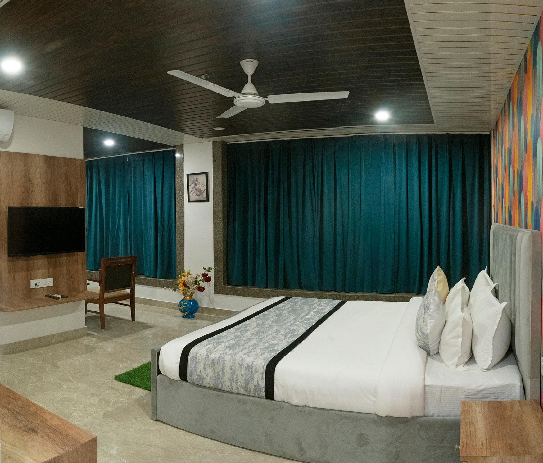 Pax Hotel Grand Blue nearby Udaipur City Railway Station photo 2