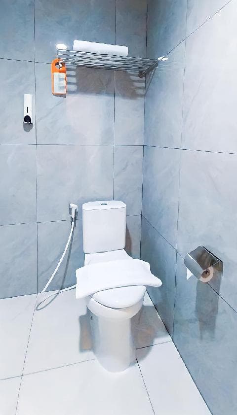 Front One Hotel Pasir Koja Bandung photo 3
