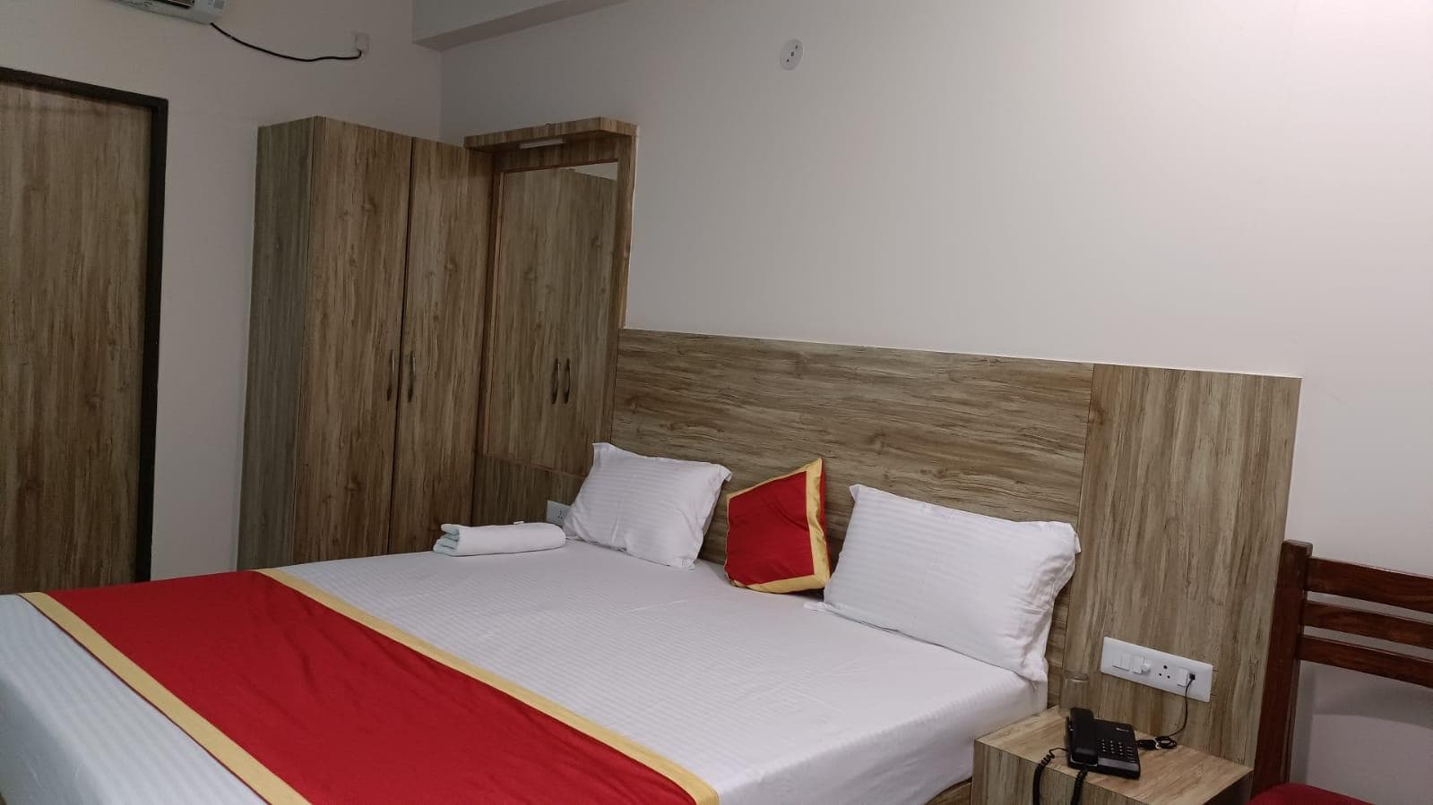 Hotel Harmony Rooms & banquet photo 3