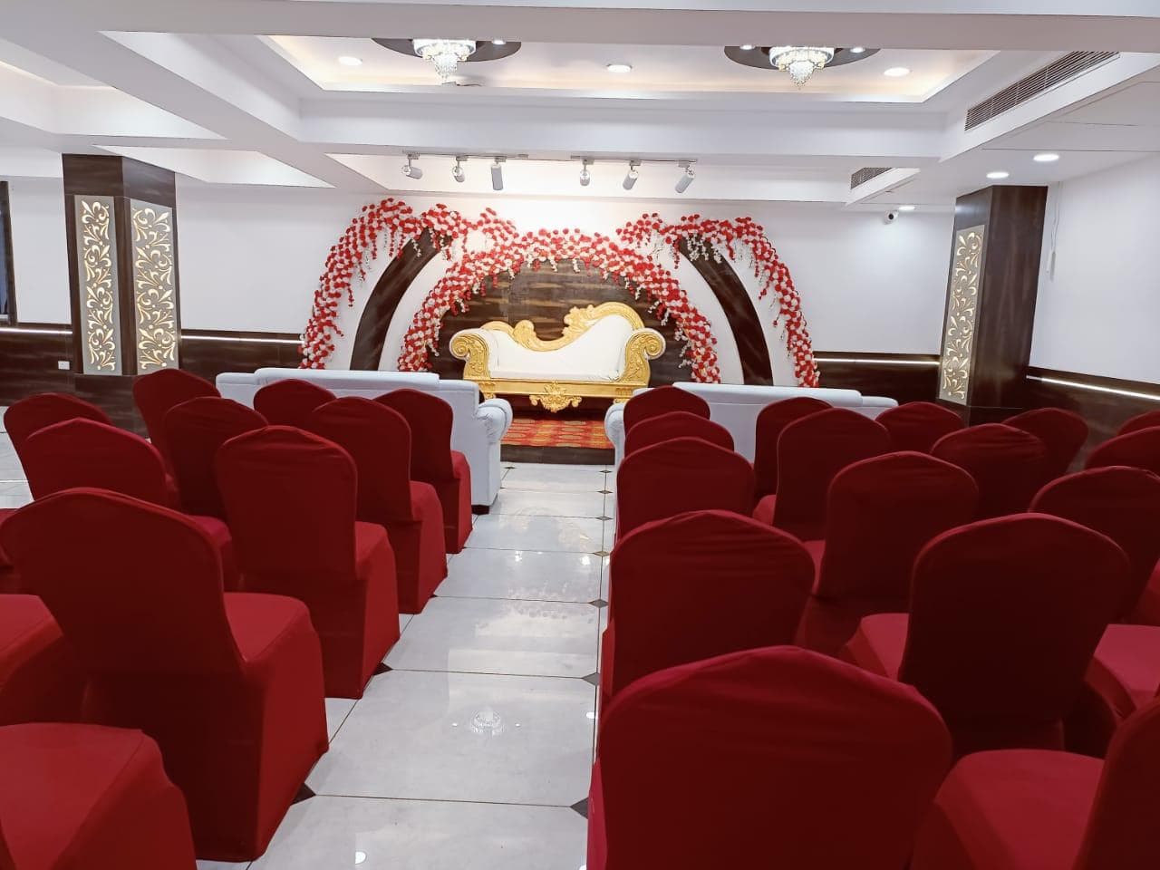Hotel Harmony Rooms & banquet photo 2