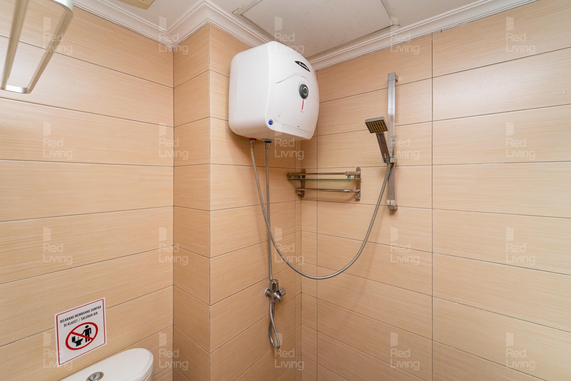 RedLiving Apartemen Margonda Residence 5 - Ens Room photo 3