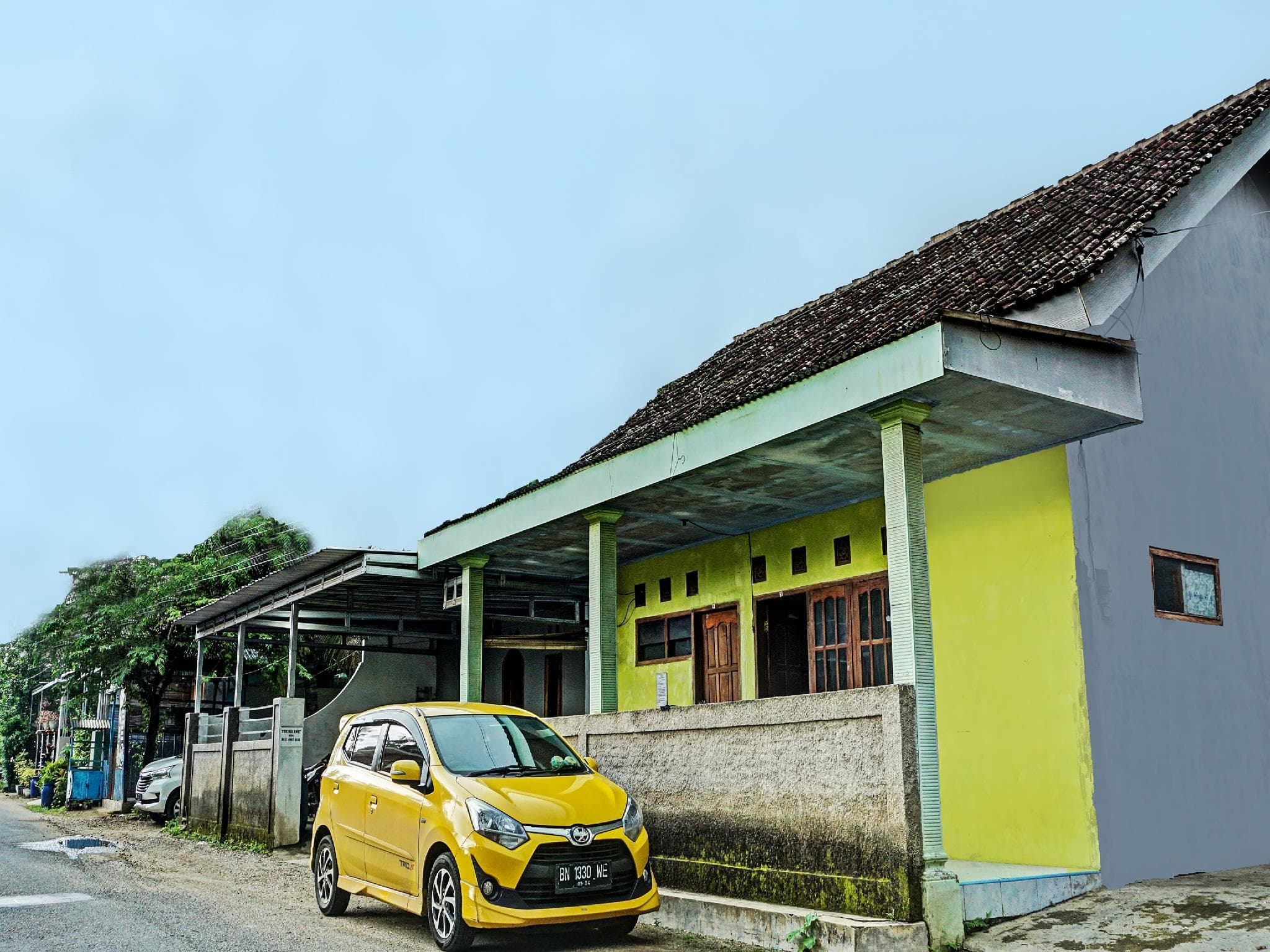 OYO Life 92222 Sahabat Kost Syariah Pacitan photo 3