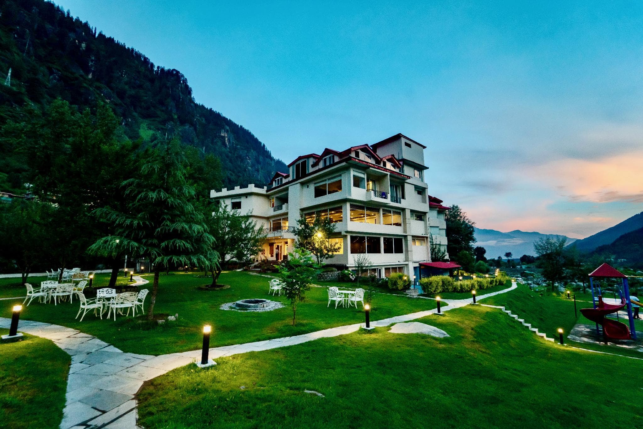 The Allure Grand Resort - Majestic Riverside Retreat photo 3