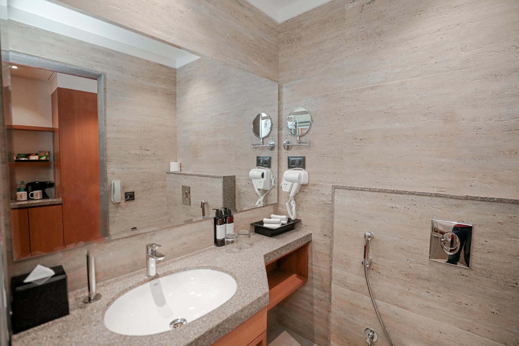 Regenta Place Bhopal by Royal Orchid HotelsLimited photo 2