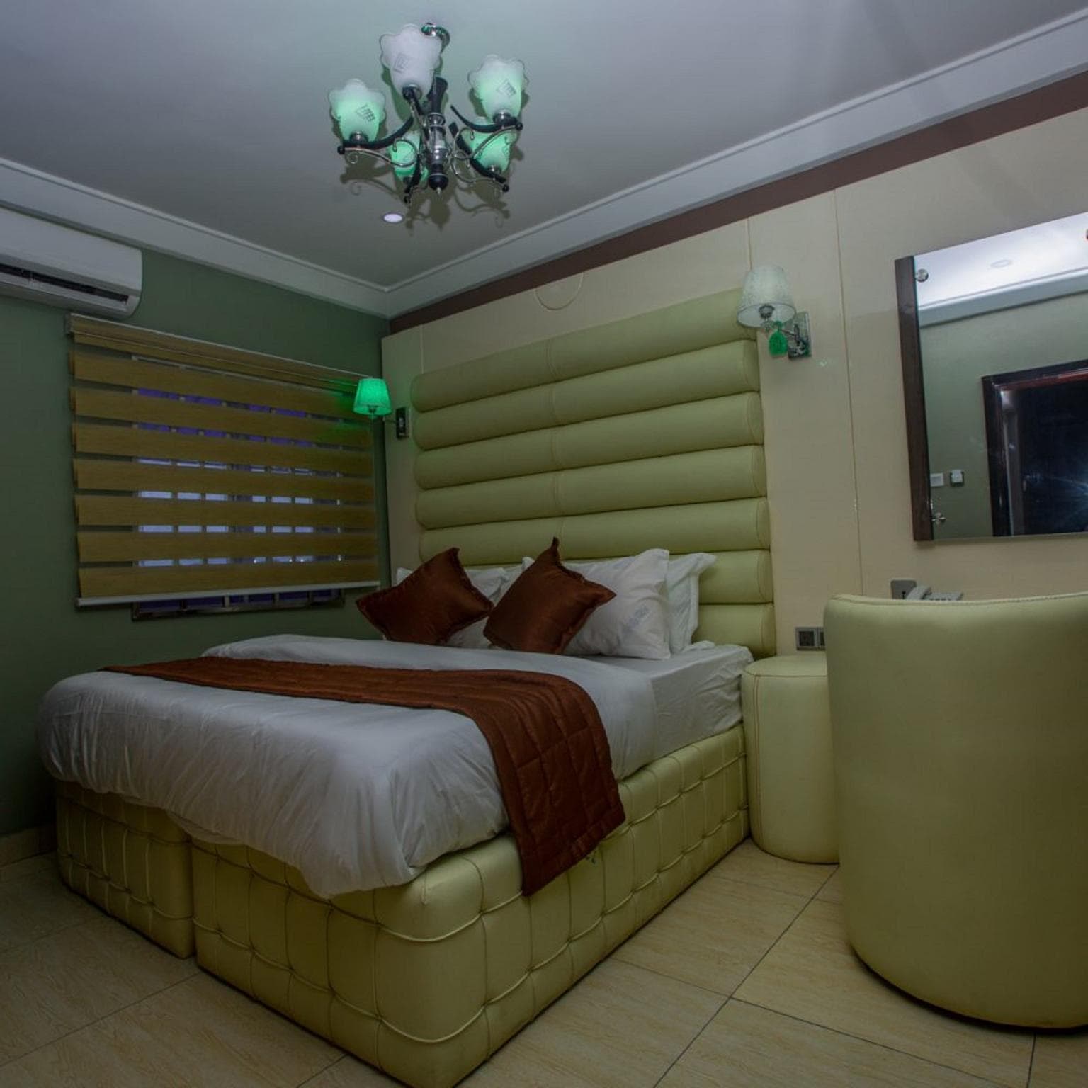Doreen Grand Hotel and Suites photo 2