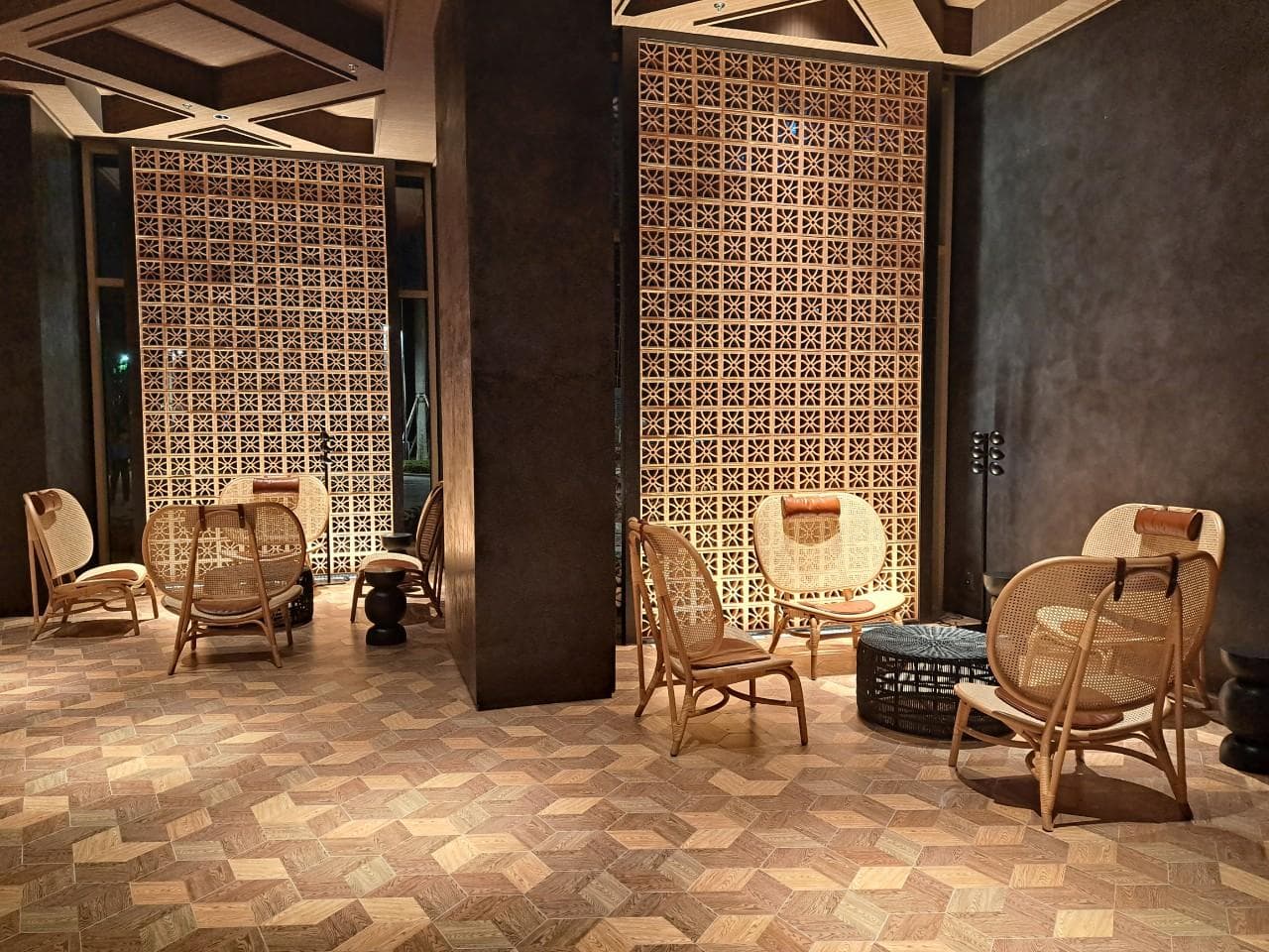 L7 WEST LAKE HANOI by LOTTE HOTELS photo 3