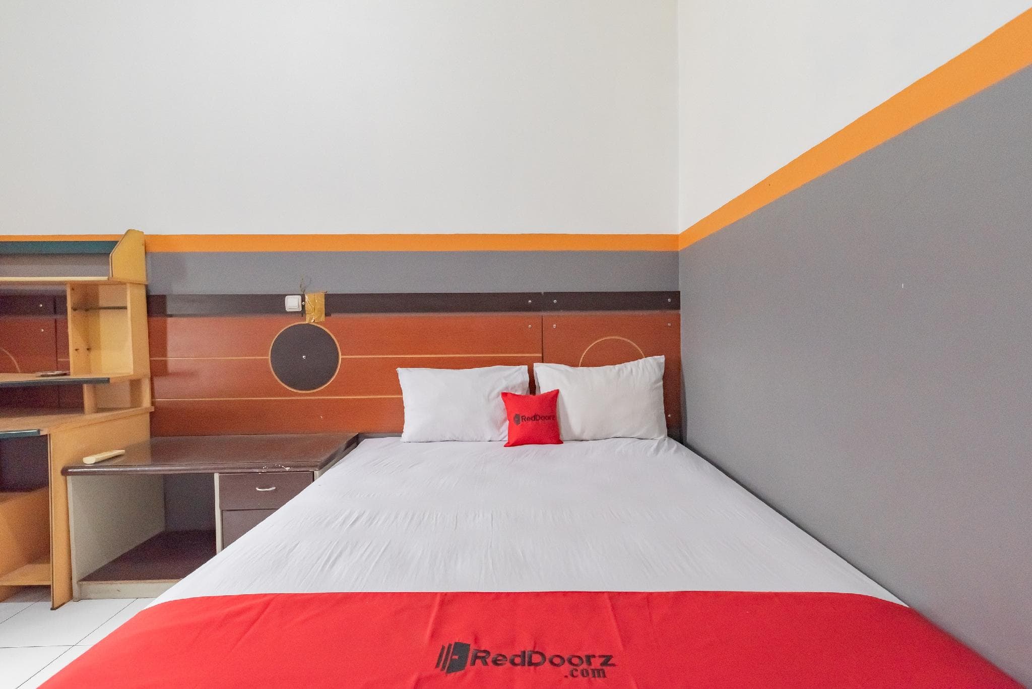 RedDoorz @ Merdeka Street Garut photo 2