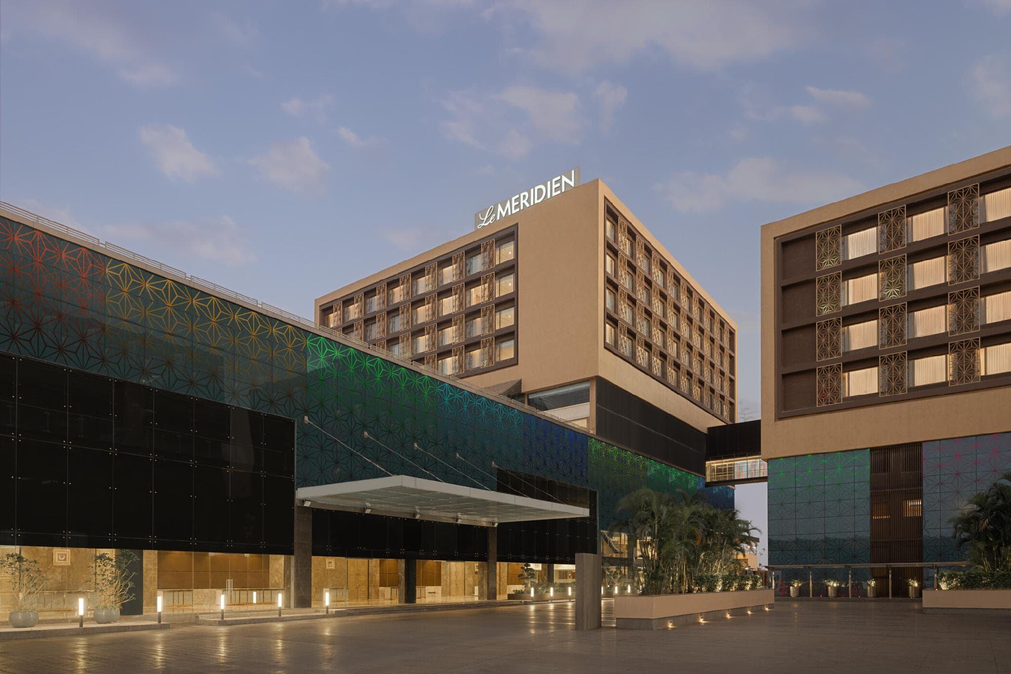 Le Meridien, Surat