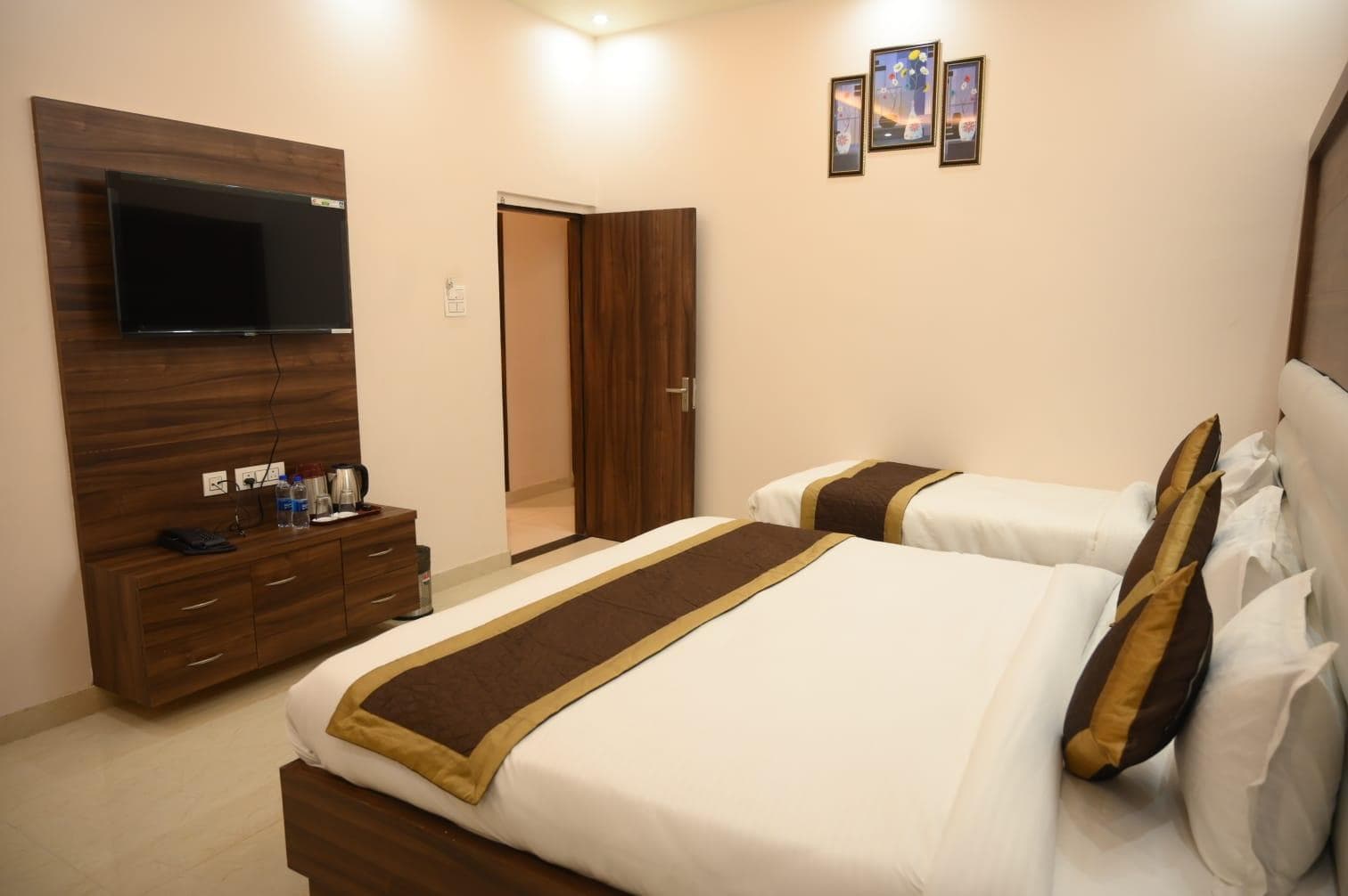 The Golden Villa photo 2