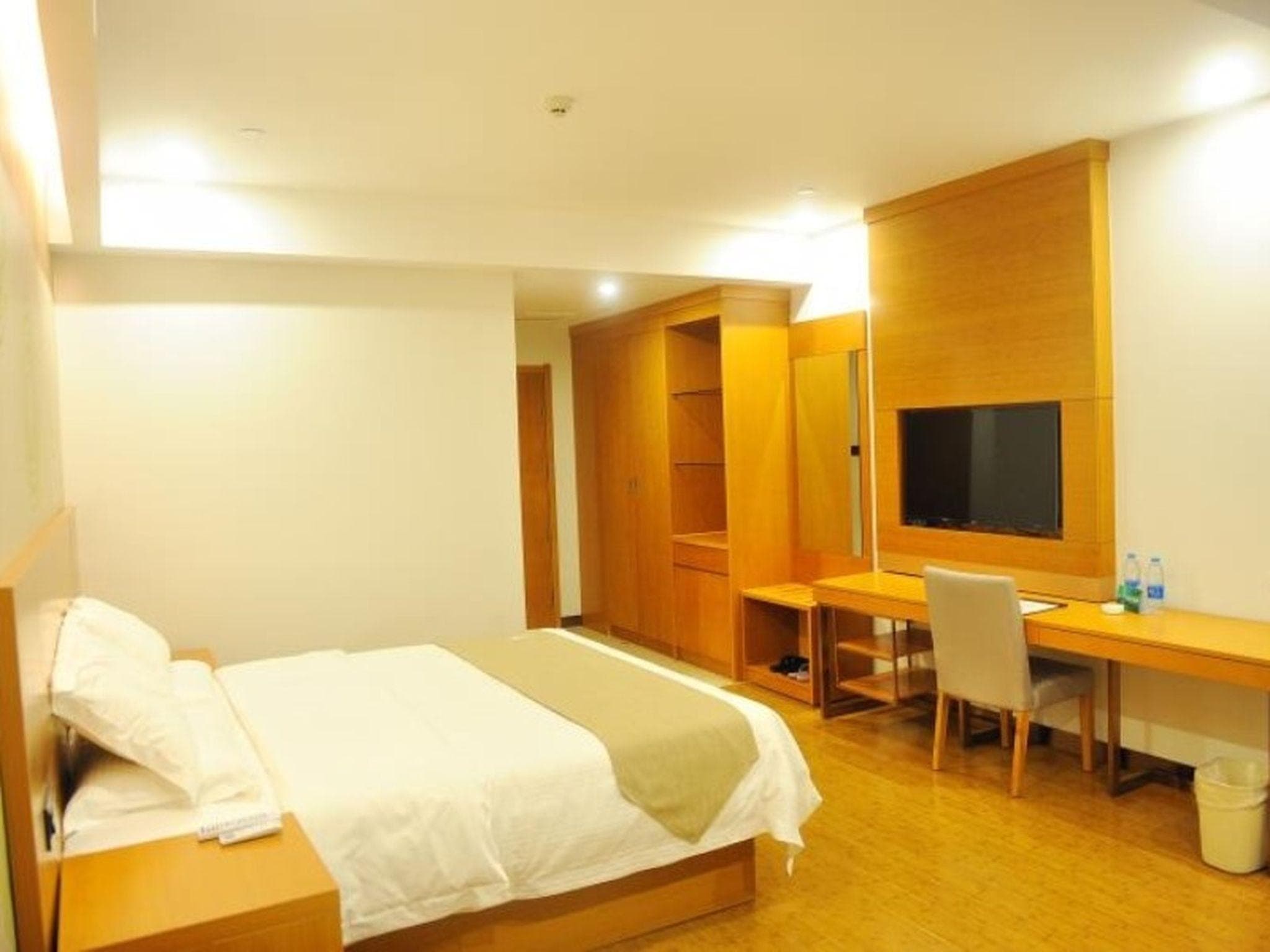 GreenTree Inn Zhenjiang Dagang New District Tonggang Road Butterfly Square photo 5