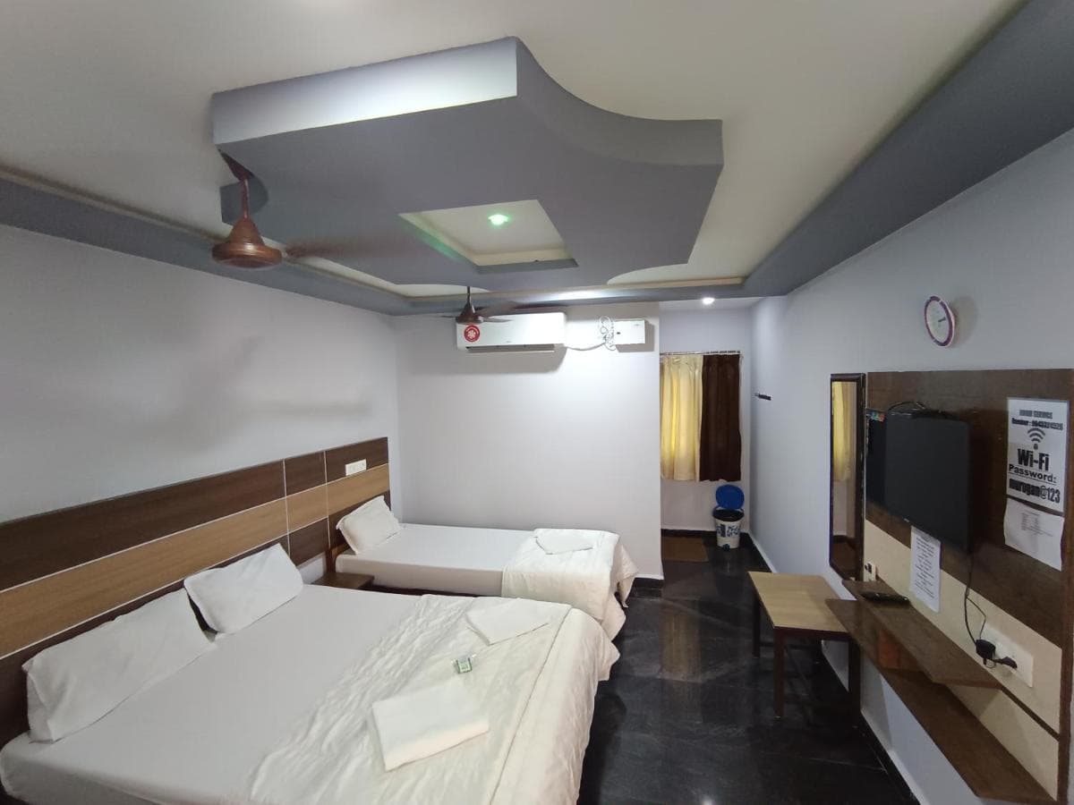 Sri Murugan beach paradise hotel