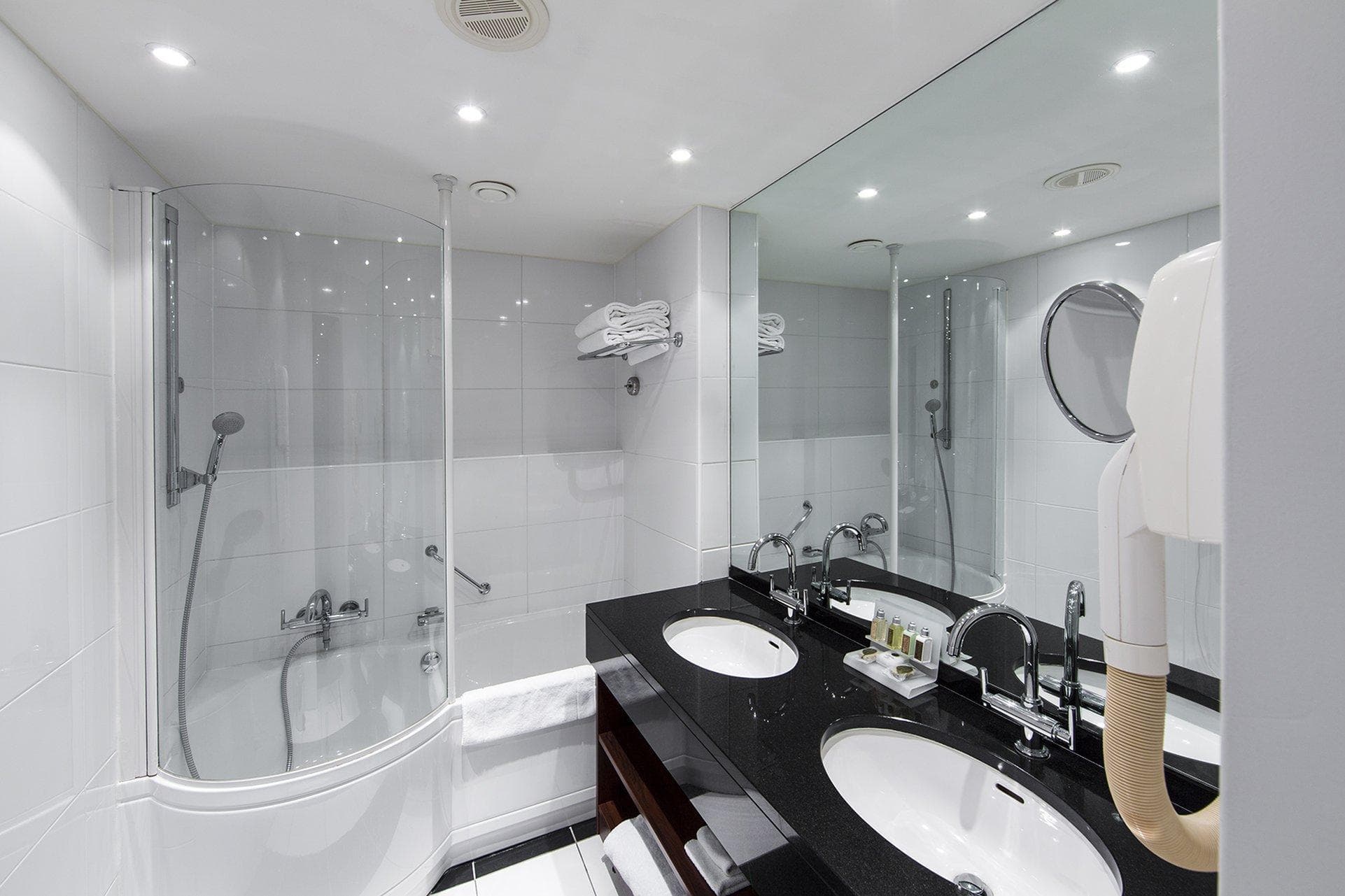 Crowne Plaza Maastricht By IHG photo 4