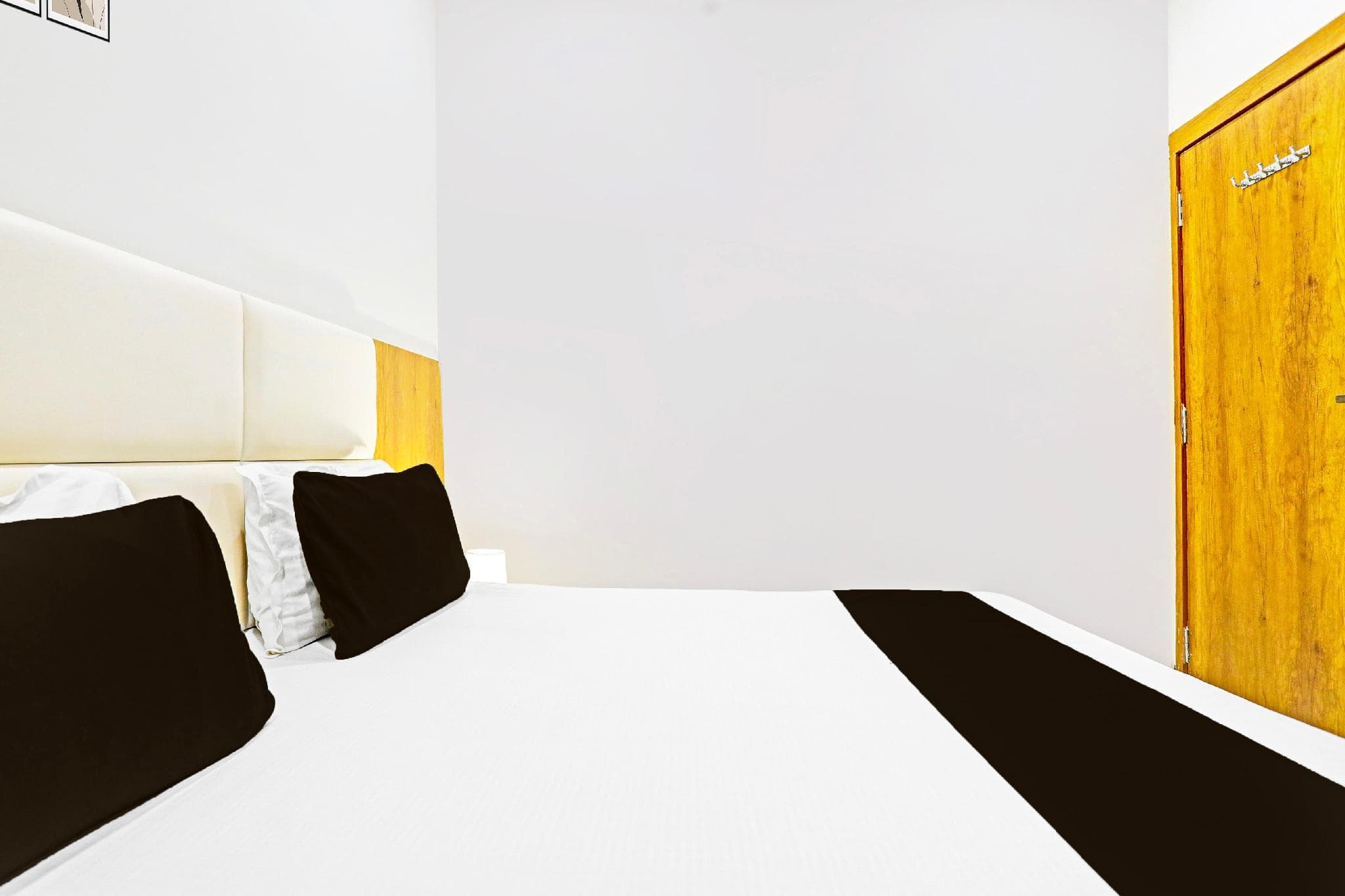 Collection O Adajan Formerly Hotel Western Inn photo 3