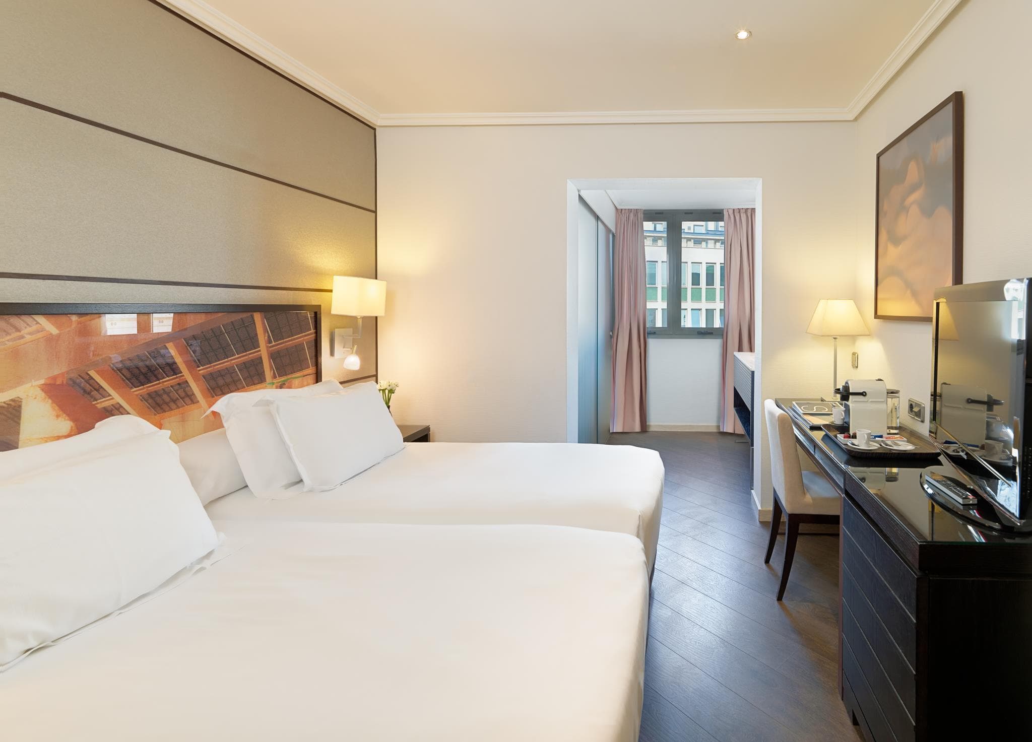 H10 Universitat Hotel photo 3