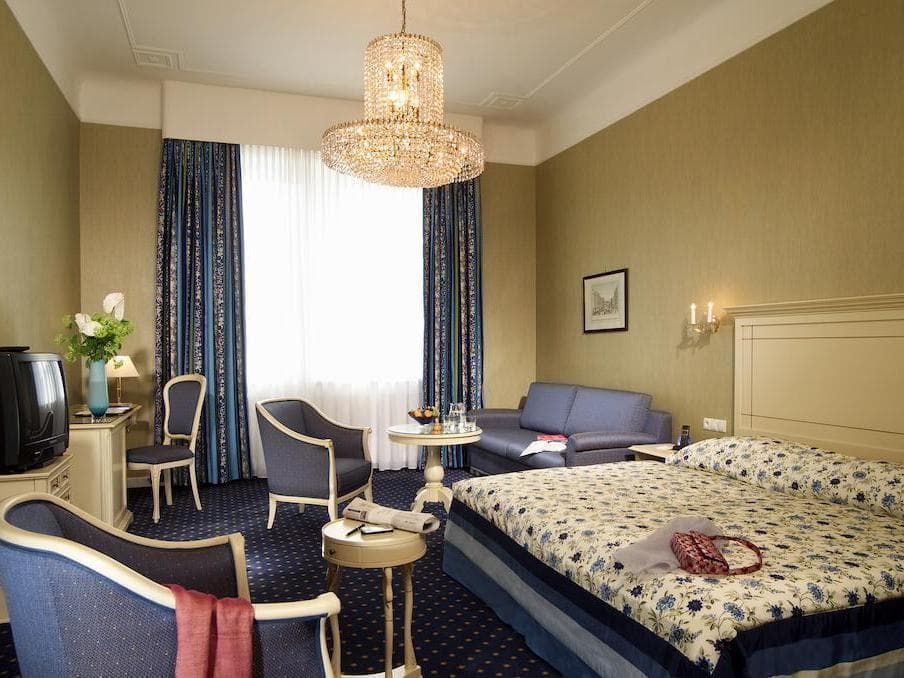 Hotel De France photo 2