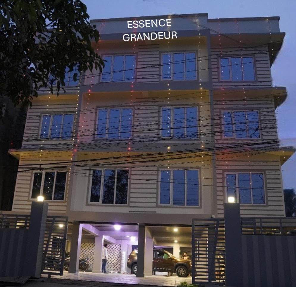 ESSENCE GRANDEUR photo 3