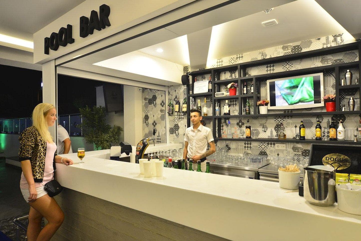White City Beach Hotel photo 5