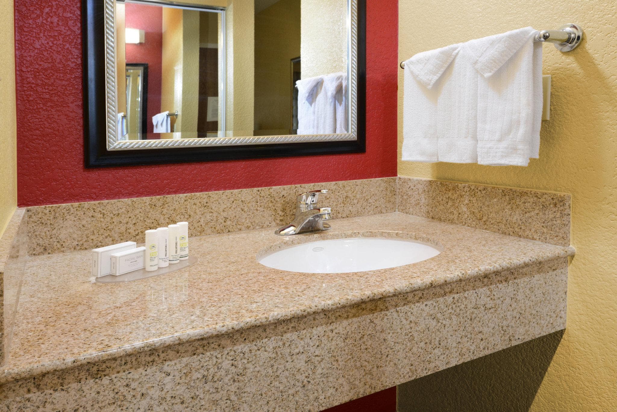 Courtyard by Marriott Fort Worth University Drive photo 2