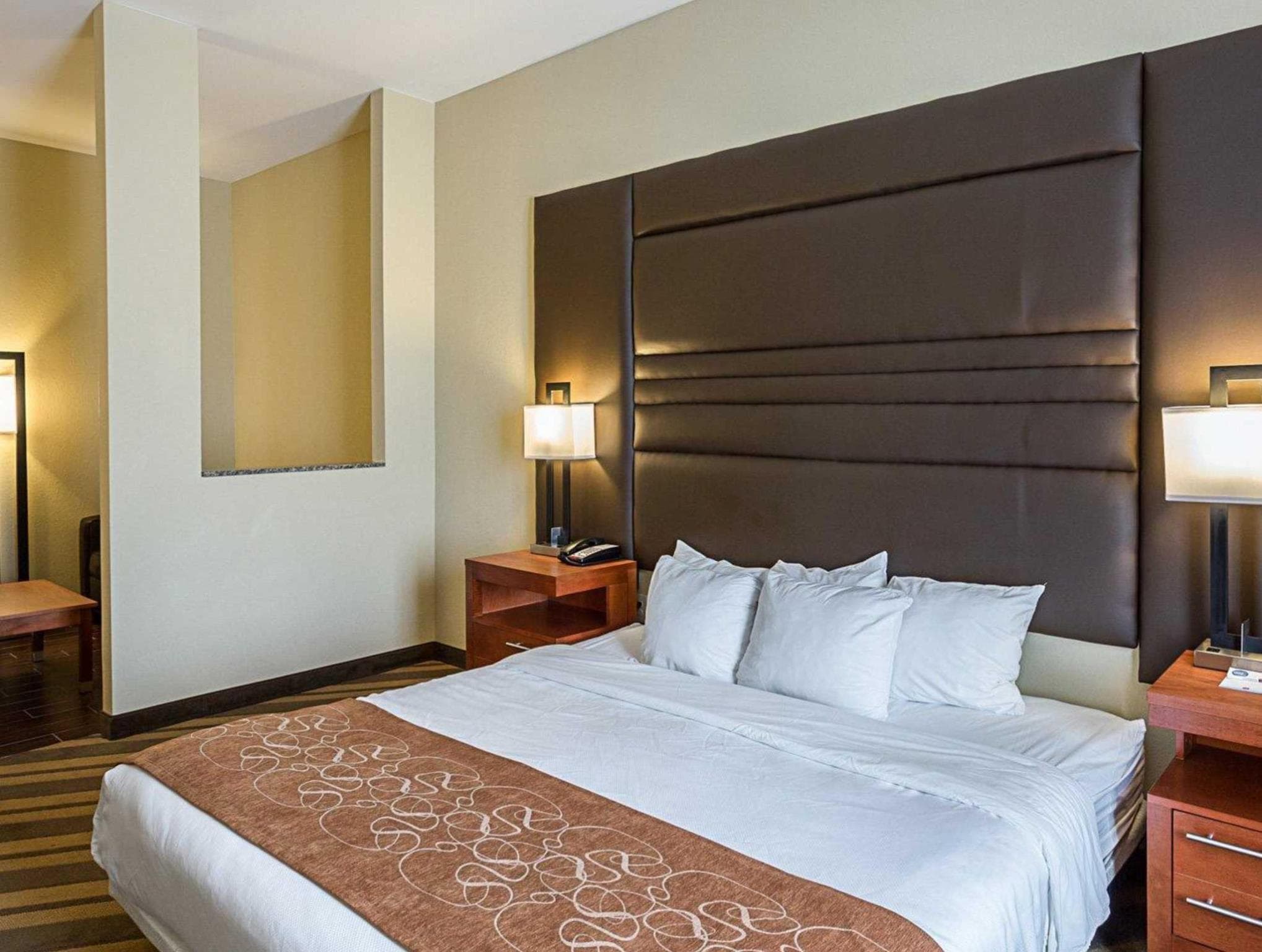 Comfort Suites near Tanger Outlet Mall photo 4