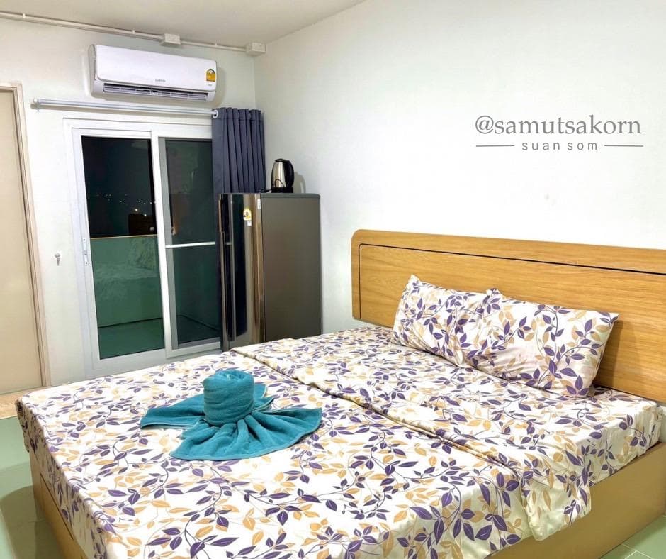 At Samut Sakhon, Suan Som Branch photo 2
