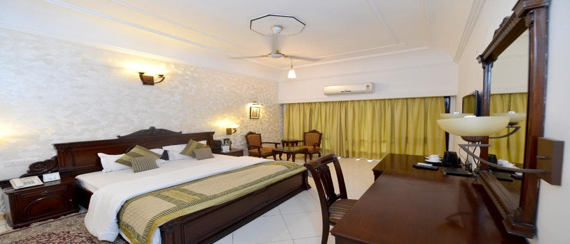 Hotel Raj Hans, Faridabad photo 2