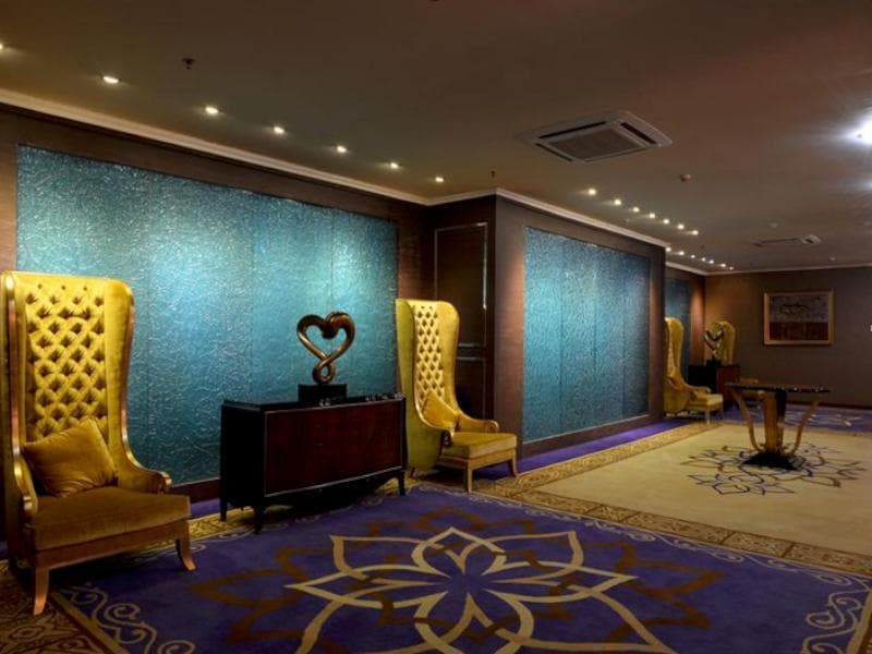 Sutan Raja Hotel And Convention Centre photo 4