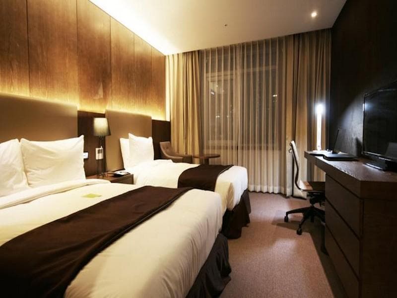 Central Plaza Hotel photo 2