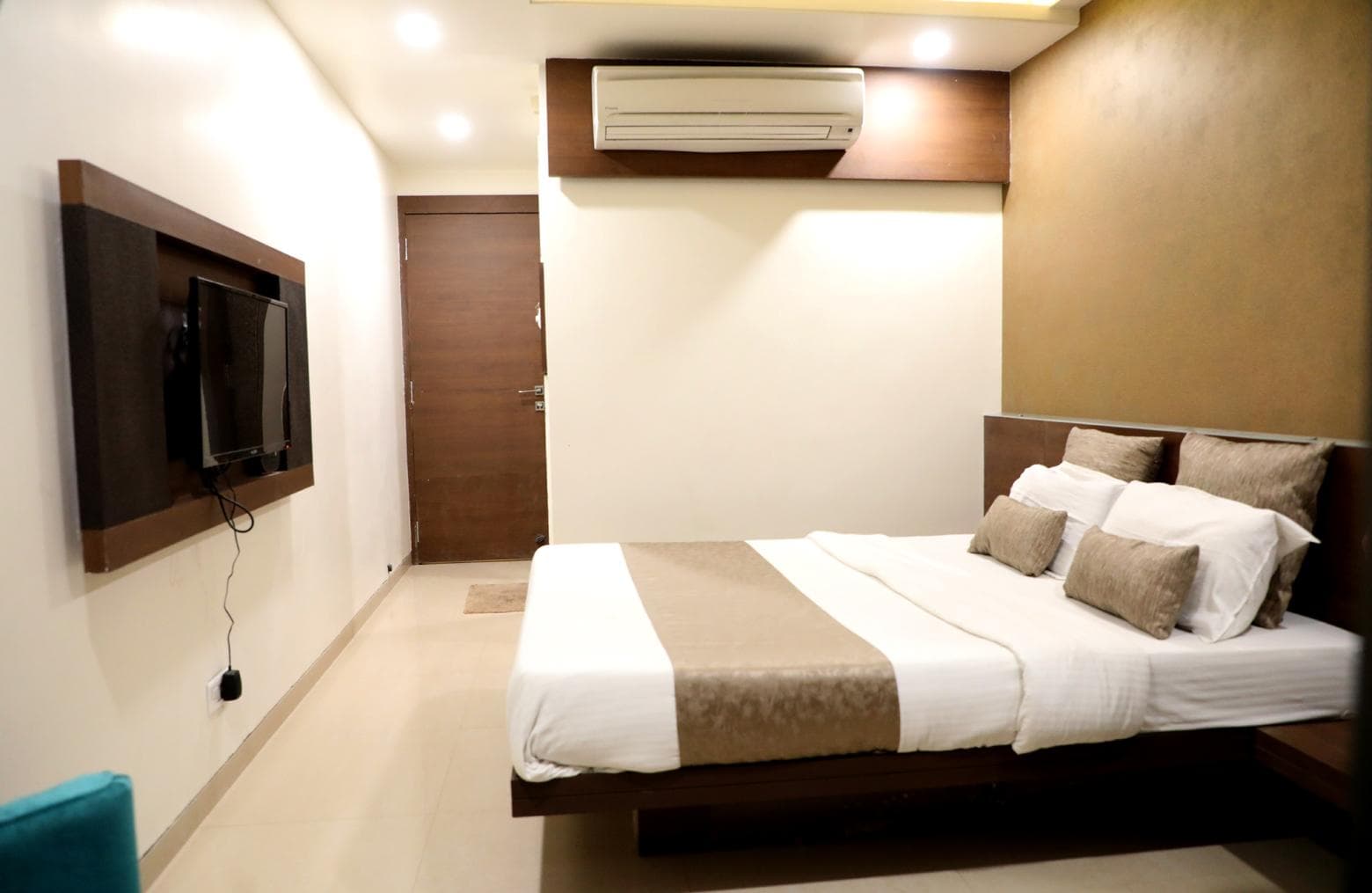 Hotel Adarsh Palace photo 3