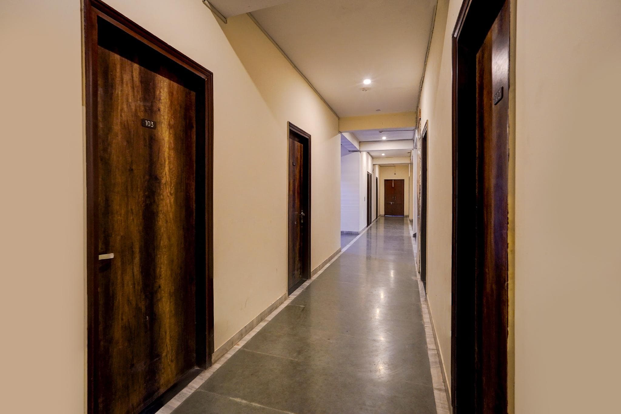 Hotel O Noida 86 retreat photo 4