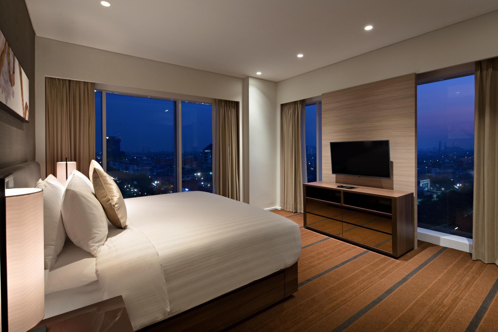Oakwood Hotel & Residence Surabaya photo 3