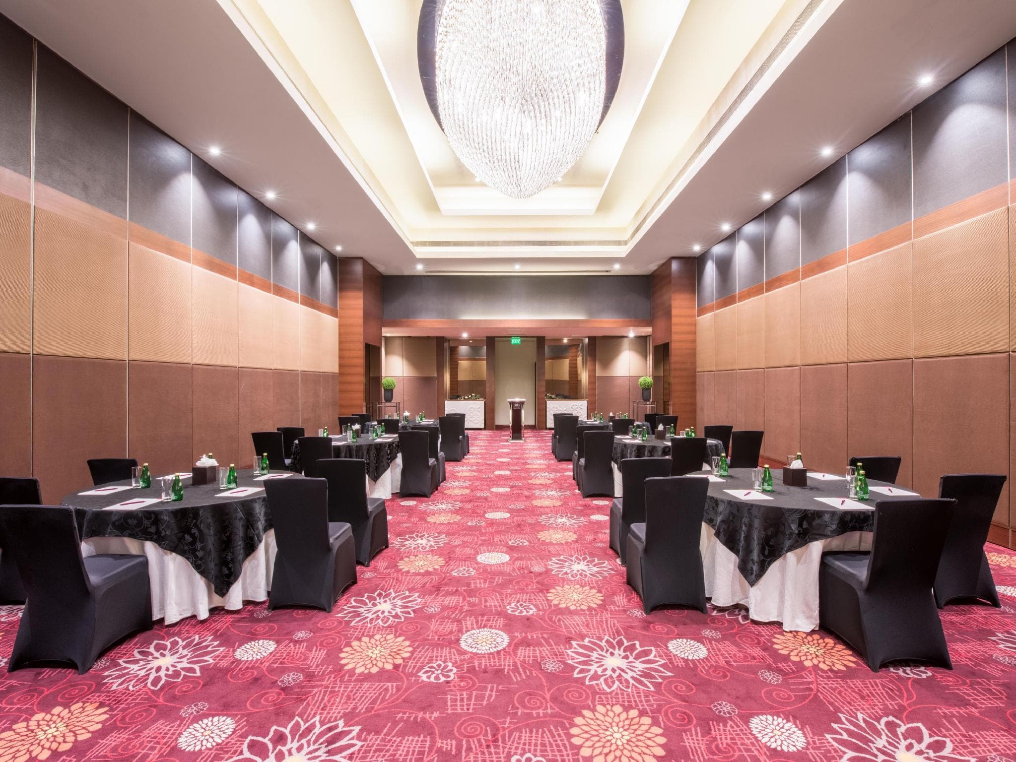 Crowne Plaza Ahmedabad City Centre By IHG photo 5