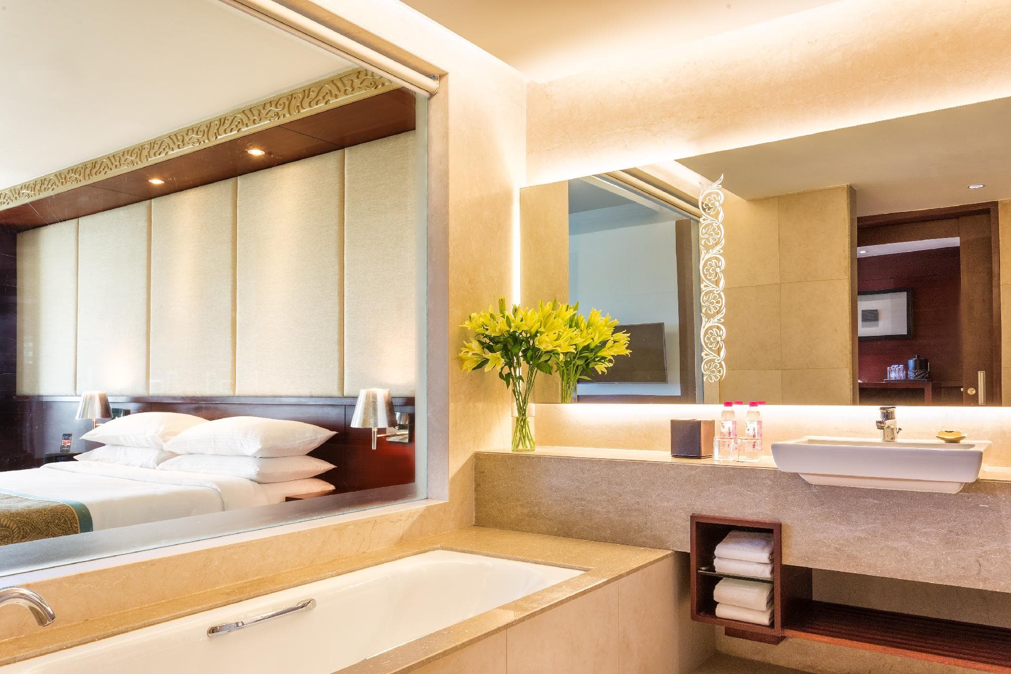 Crowne Plaza Ahmedabad City Centre By IHG photo 2