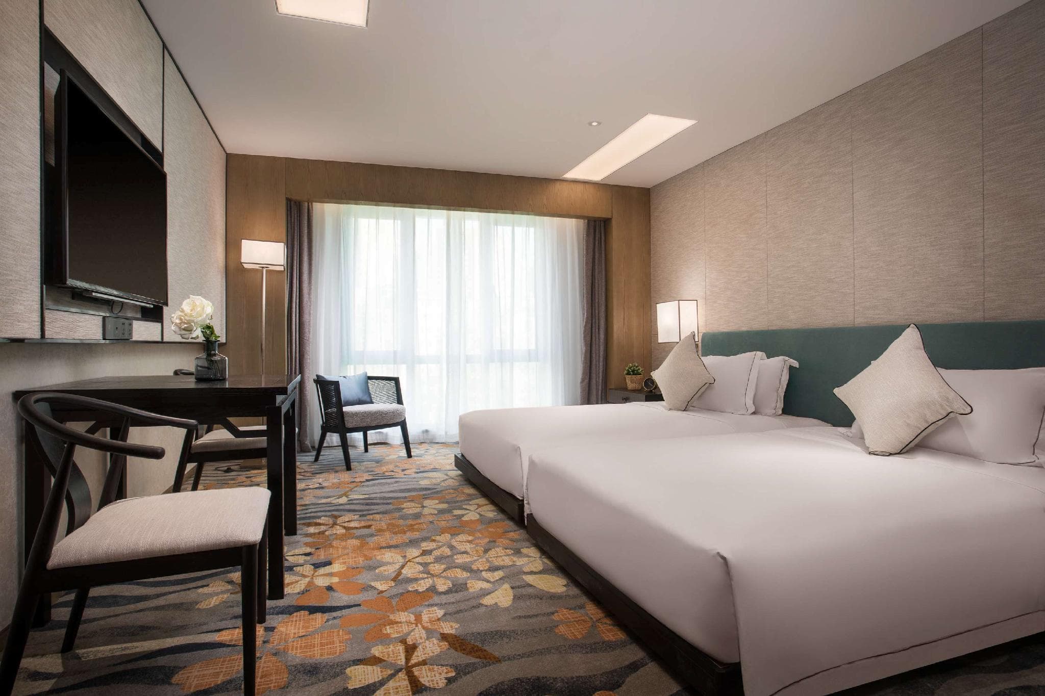Ramada by Wyndham Zhenjiang City Center photo 2