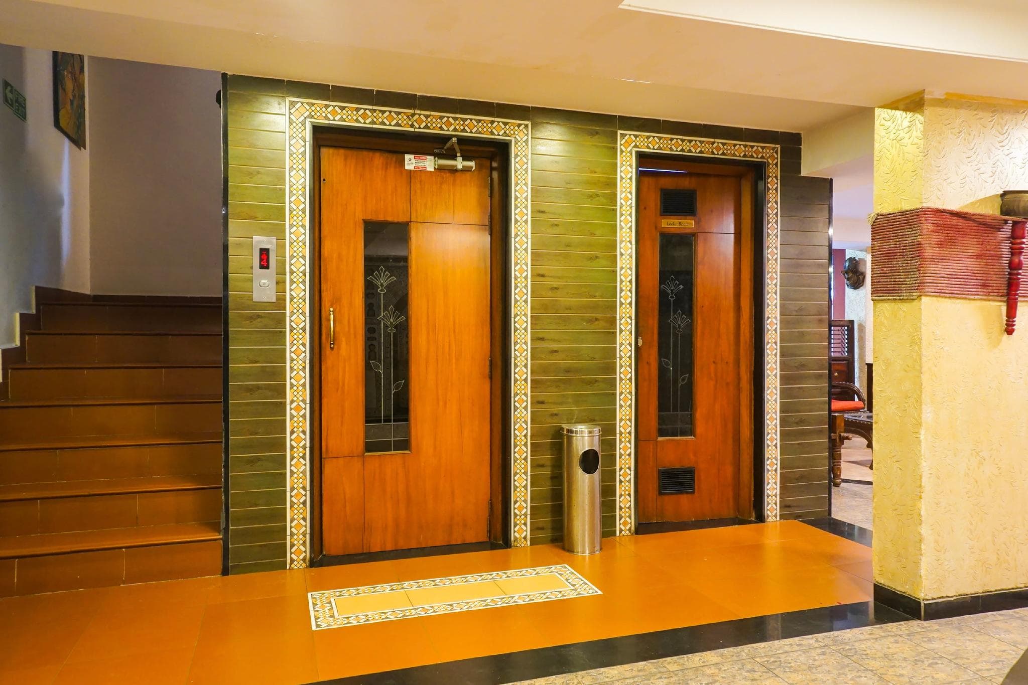 Super Townhouse Oak Prabhat Road photo 4